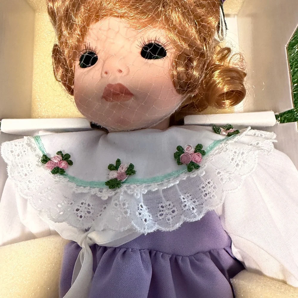 Paradise Galleries Treasury Collection Doll with Brown‎ Hair